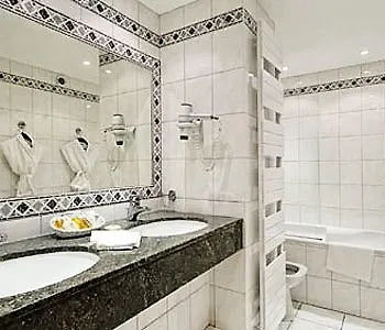 Отель Le Grand & 4*